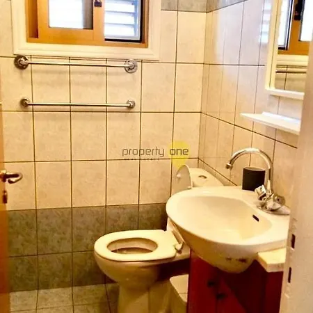 Family Friendly House In Pervolia Meneou